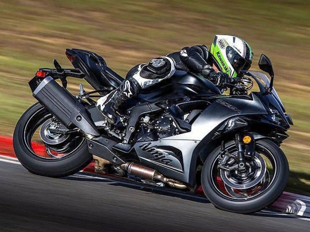 2023-2025 Kawasaki ZX6R Motorcycle Fairing - Matte Black UK